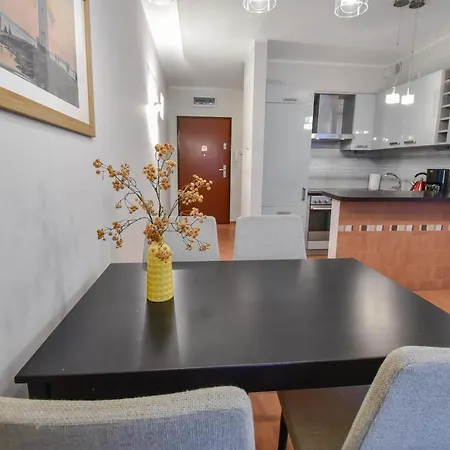 Na Wyspie - Park - Parking سفينويتشي