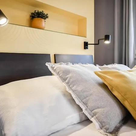 Na Wyspie - Park - Parking سفينويتشي